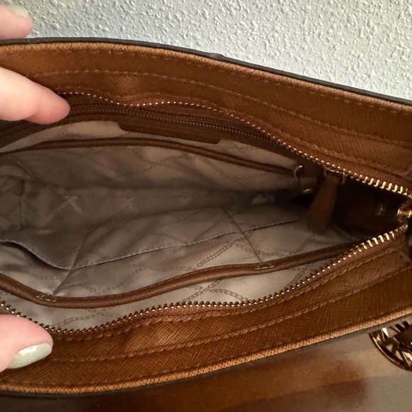 Michael Kors Crossbody Camel Brown - Picture 5 of 9